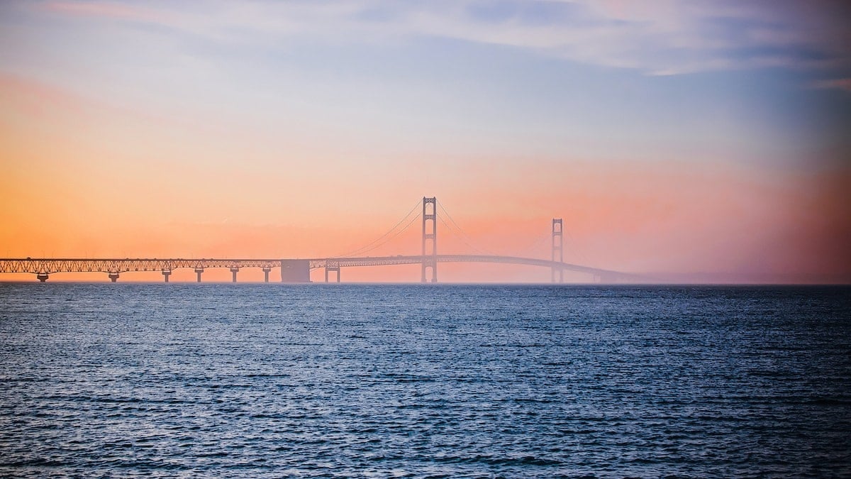 bridge to mackinaw michigan